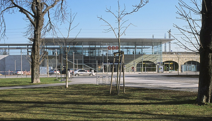 Bahnhof Baden vom Vorplatz aus